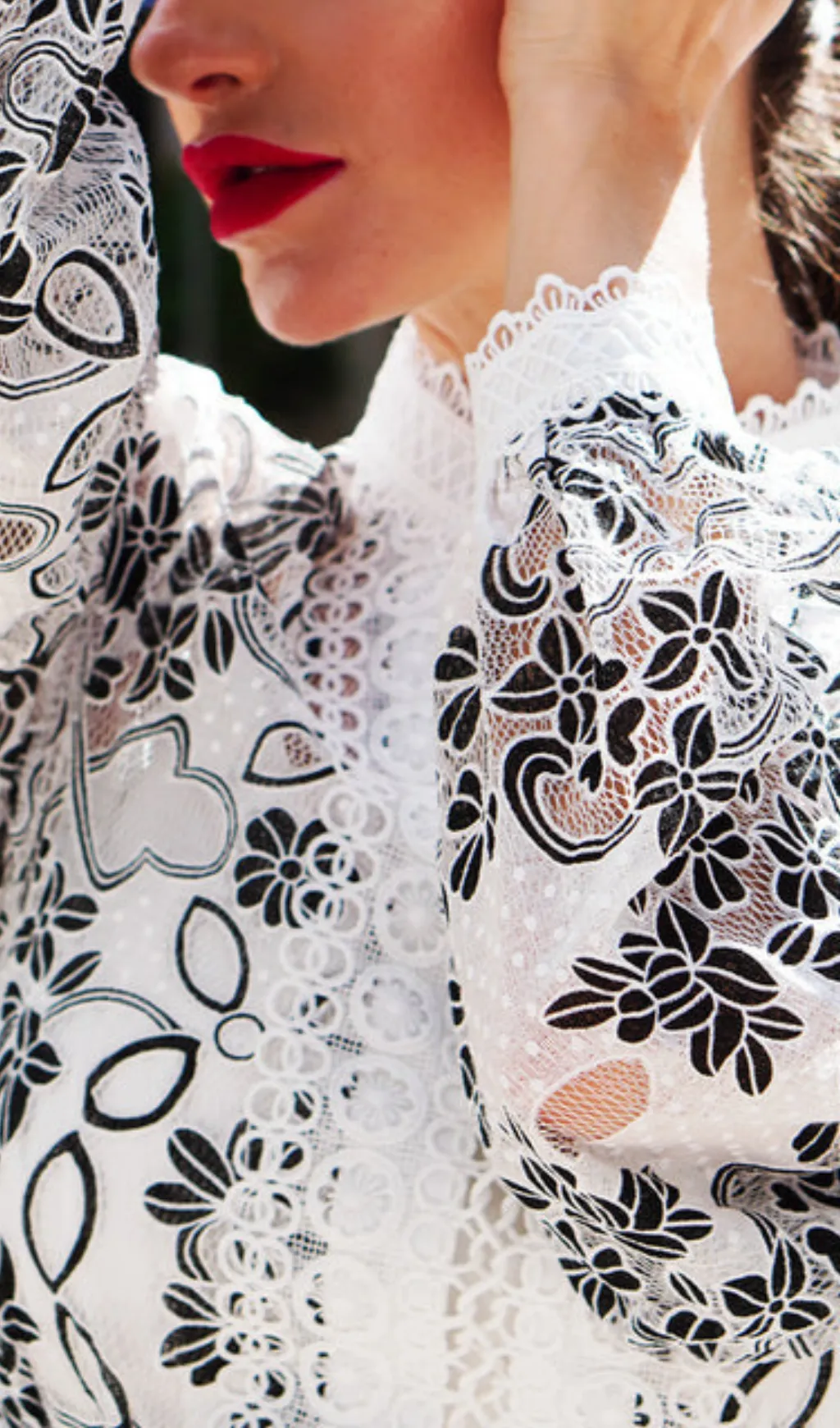BLACK LACE RUFFLE FLORAL PRINT MINI DRESS Gloria Lanvin