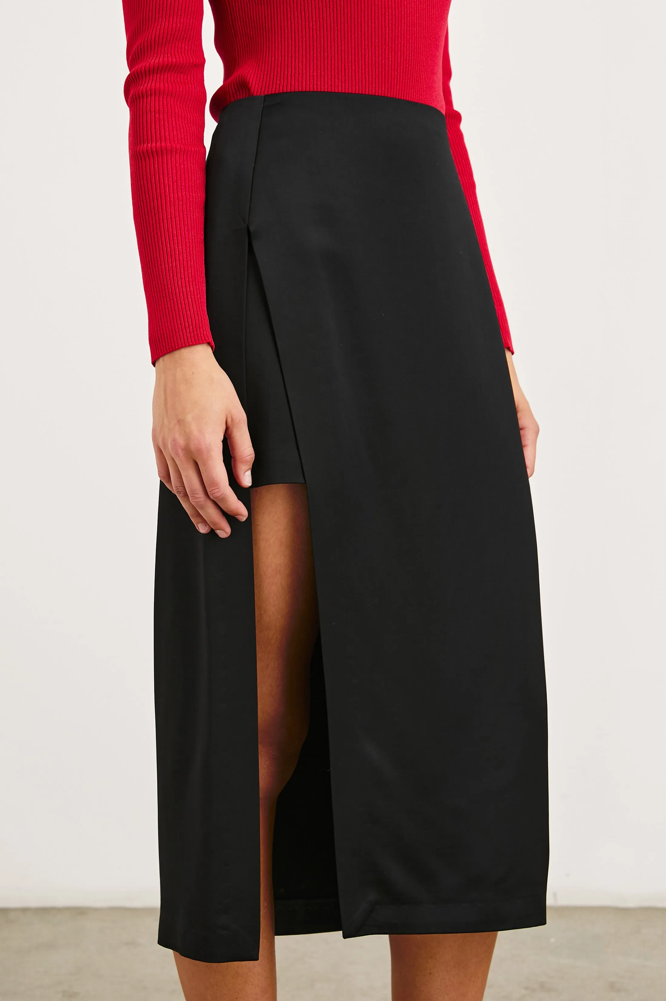 KIRA SKIRT - BLACK Rails