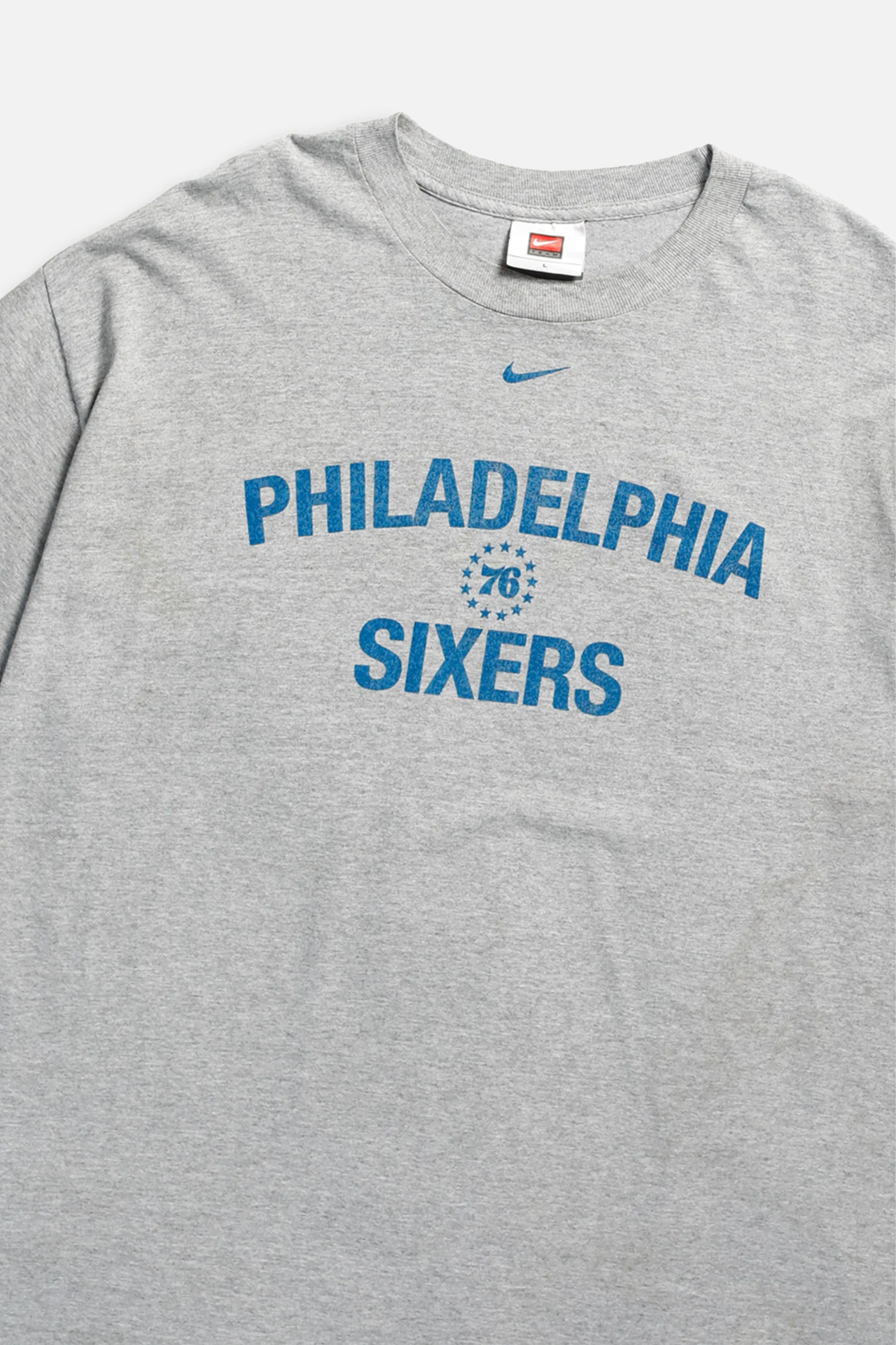Vintage Philadelphia 76ers NBA Tee - L Frankie